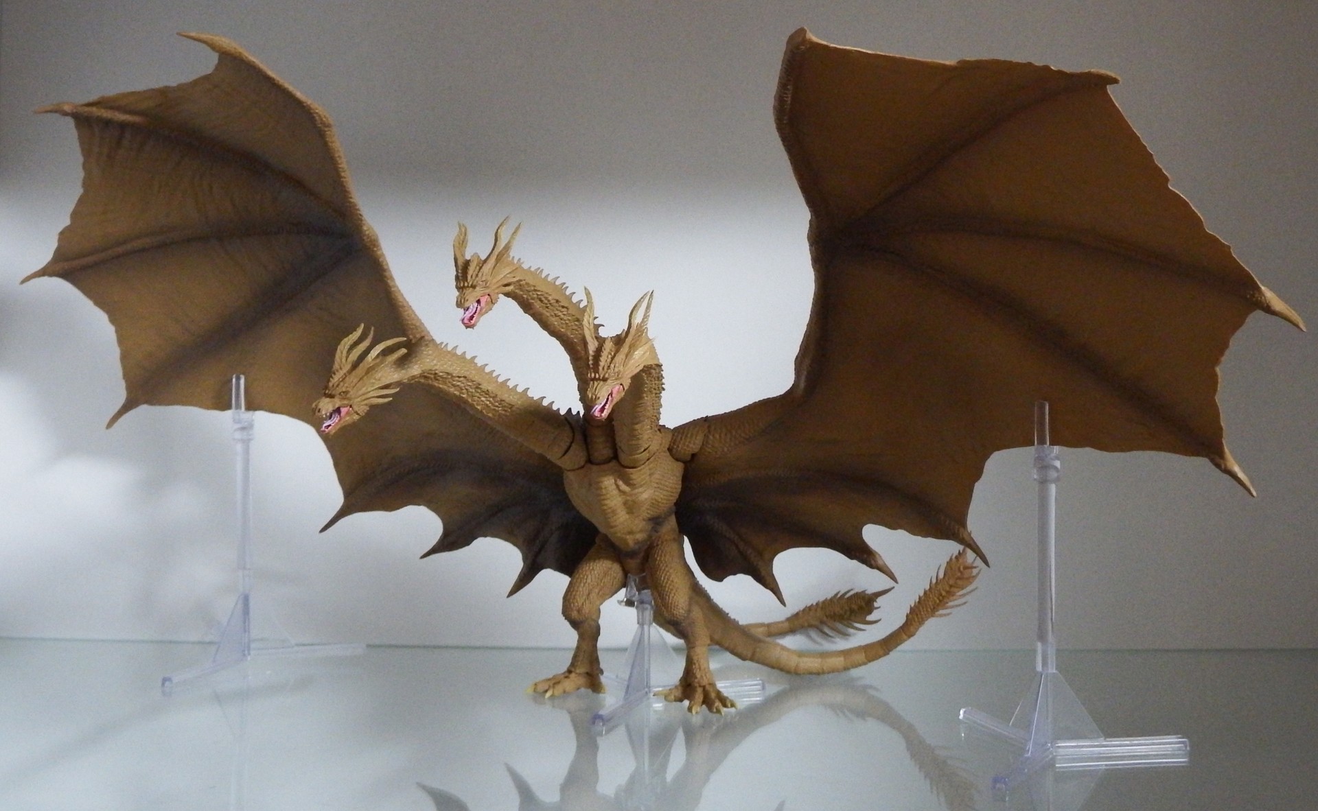 S.H.モンスターアーツ「キングギドラ2019」 : 空想玩具シリーズ