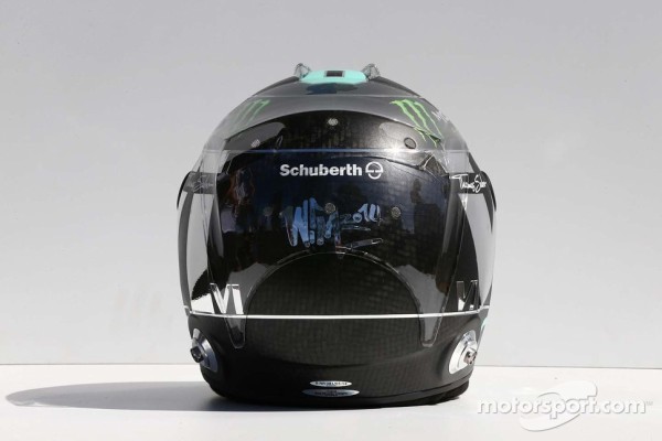 ニコ・ロズベルグ（メルセデス）： F1ヘルメットとレーシングスーツ