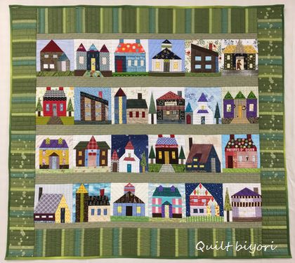 公民館展示その3 ハウスのキルトとクリスチャンクロスのキルト♪ : 猫