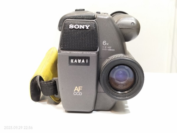 1989/平成1/SONY/CCD-TR55/Handycam/初代パスポートサイズハンディカム