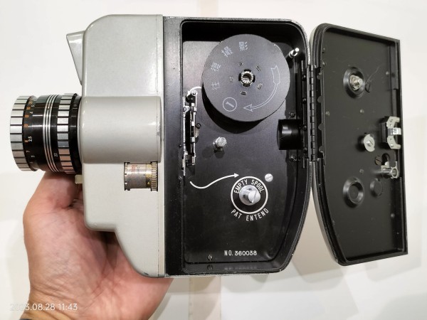 1960/昭和35年/瓜生精機/Cinemax 8E AUTO ZOOM/TTL測光/光学3倍ズーム