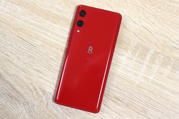 本体価格2万円で実質4980円！楽天モバイルの4G対応スタンダードスマホ