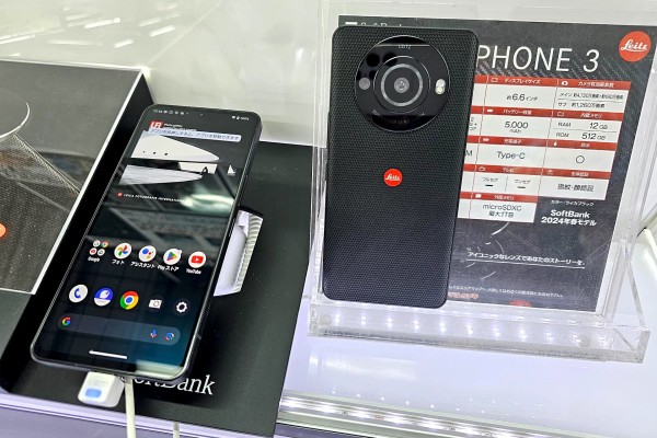 SoftBankが独占販売するLeica監修の1型センサーカメラ搭載で高性能な新