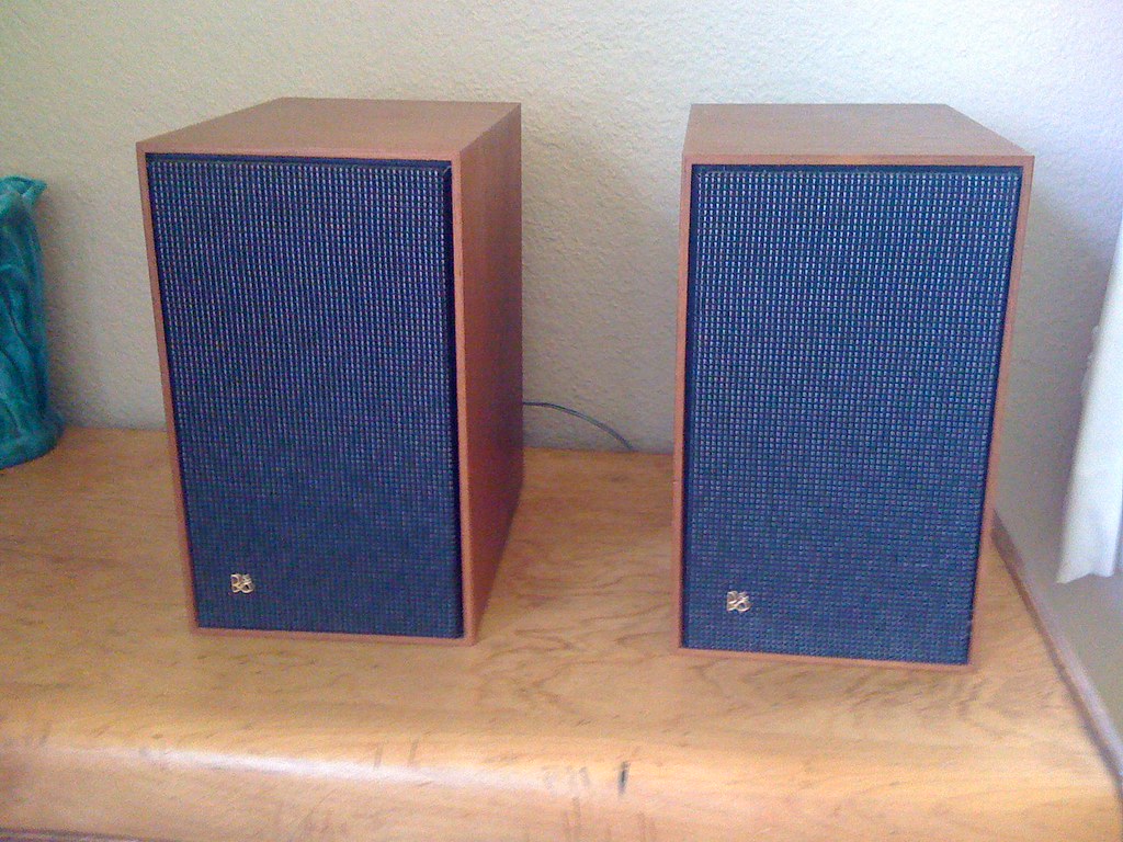 Bang & Olufsen BeoVox 2200 | Sweet teak Bang & Olufsen BeoVo… | Flickr