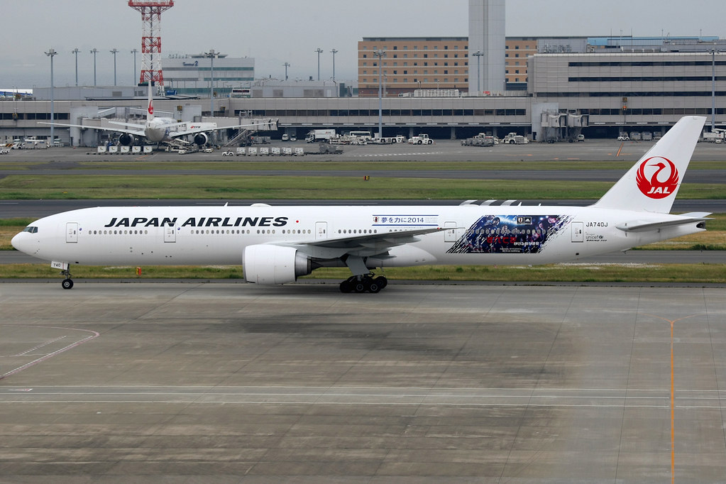 Japan Airlines, Boeing 777-300ER, JA740J, Samurai Blue liv… | Flickr