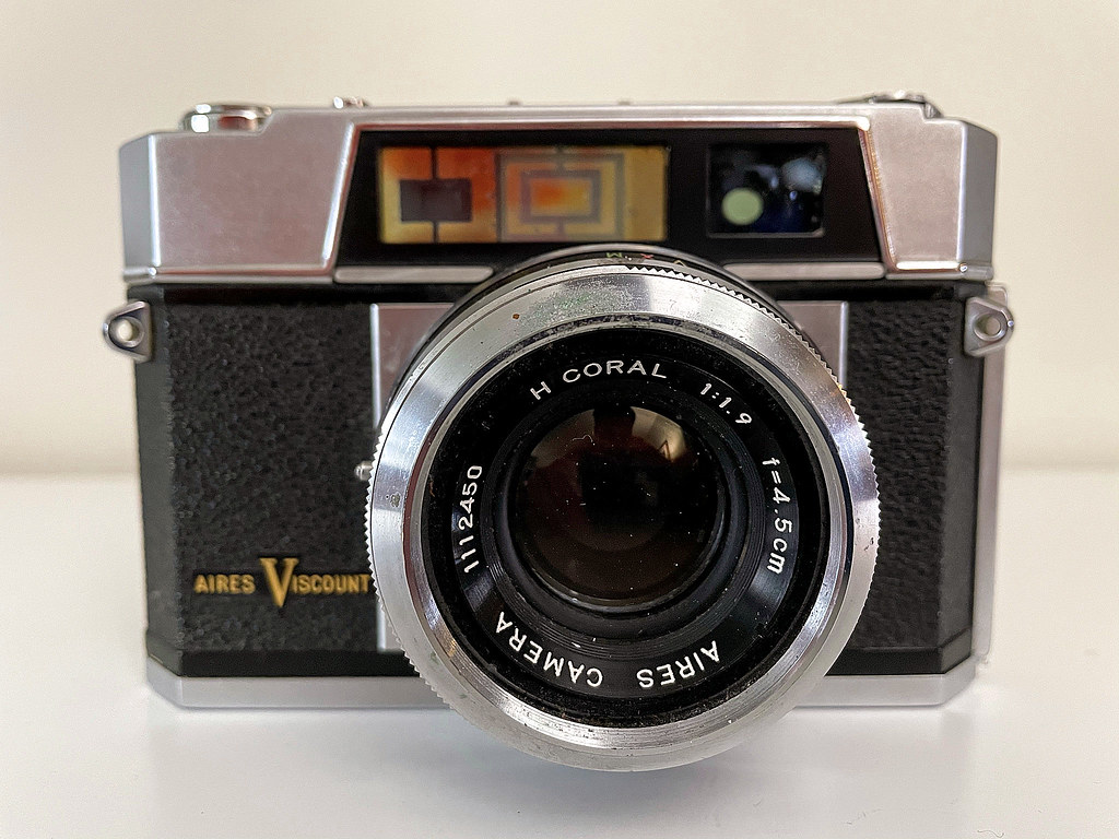 Aires Viscount - Down the Road