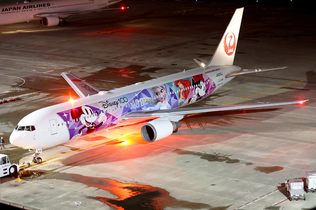 Japan Airlines | Boeing 767-300ER | JA615J | Disney 100 li… | Flickr