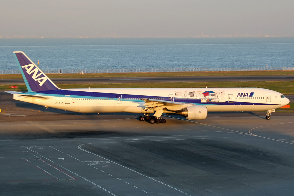 航空機・ヘリコプター ANA GUNDAM JET Boeing 777-300 航空機