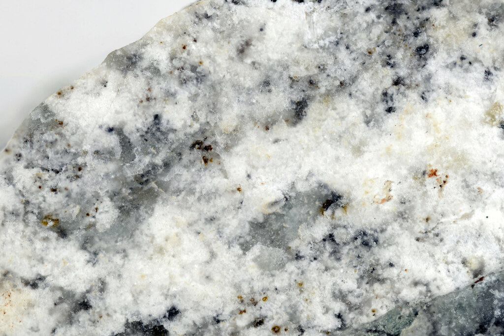 布賀石 / Fukalite | 布賀石 / Fukalite Ca4Si2O6(CO3)(OH)2 岡山県