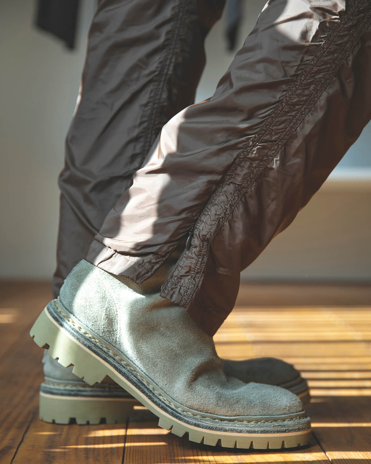nonnative x GUIDI が 788V BABY BUFFALO REVERSE の新色を発売 – 時代