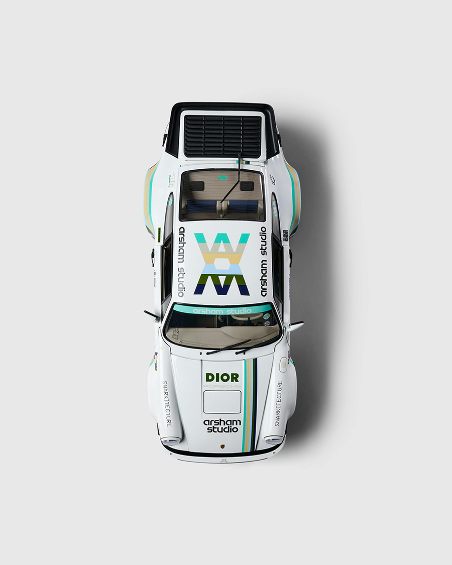 ダニエル・アーシャムがデザインした 1986年製の PORSCHE 911 TURBO を