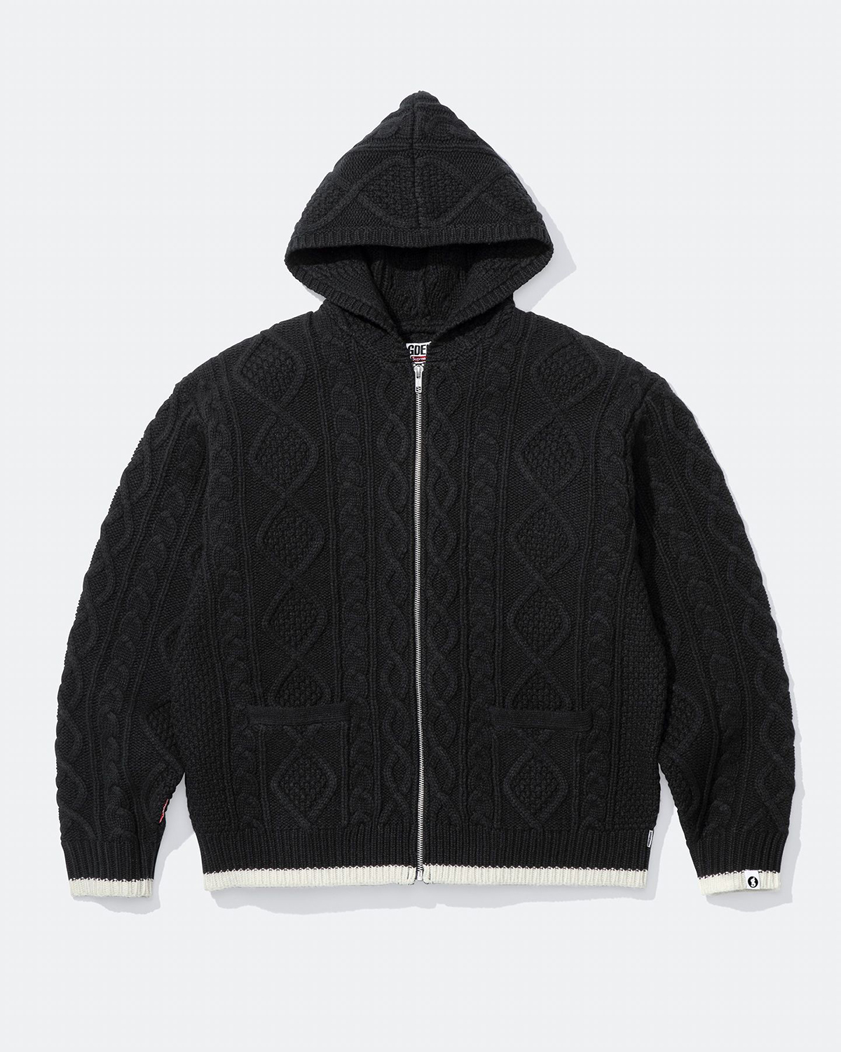 Supreme と GOODENOUGH がコラボ、アーカイブを再解釈したアイテムや