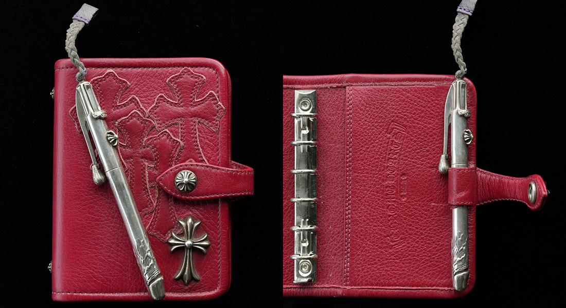 使い手の色気と遊び心を強烈に印象付けるクロムハーツの筆記具 – 時代