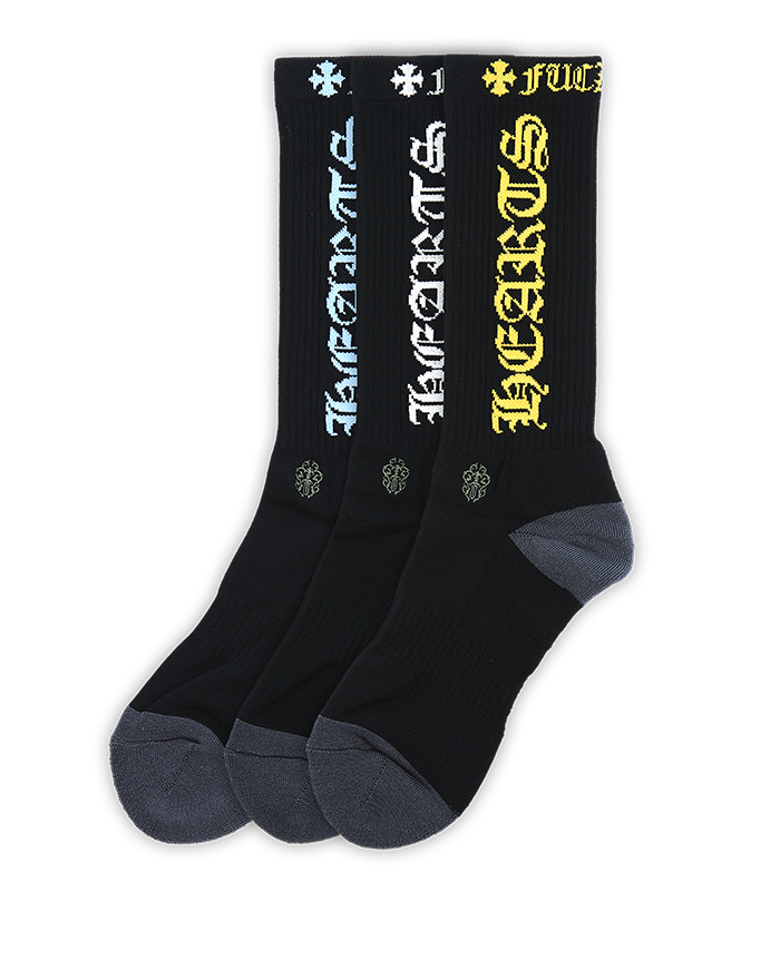 CHROME HEARTS のアバンギャルドなソックスで唯一無二の足元を演出する