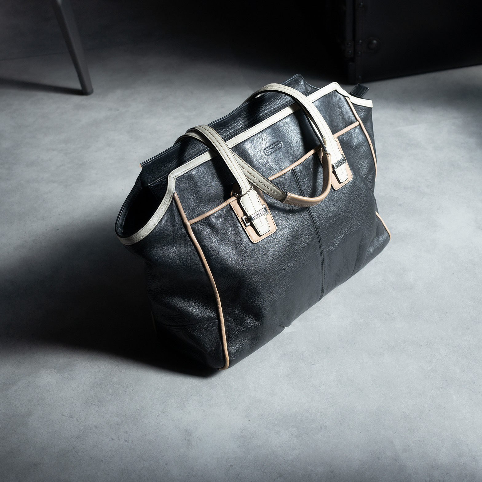 コーチのバッグをミニショルダーバッグにリメイク - Livelty TOKYO