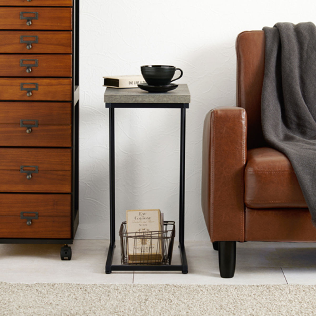 サイドテーブル スリム 軽量 お手入れ簡単 コの字型 コンクリート調 高