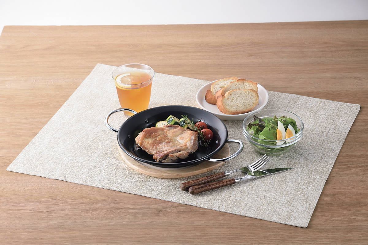 ランチョンマット 水・汚れに強いPVC製ランチョンマット60×45cm （ 撥