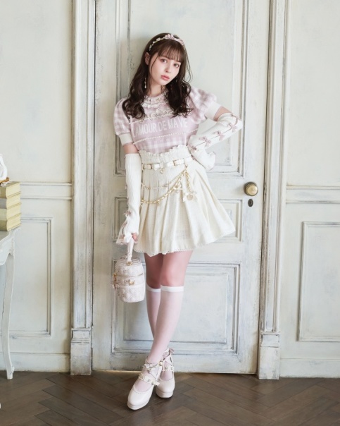 チェーンベルト付タックフレアスカパン ｜ LIZ LISA（リズリサ）公式