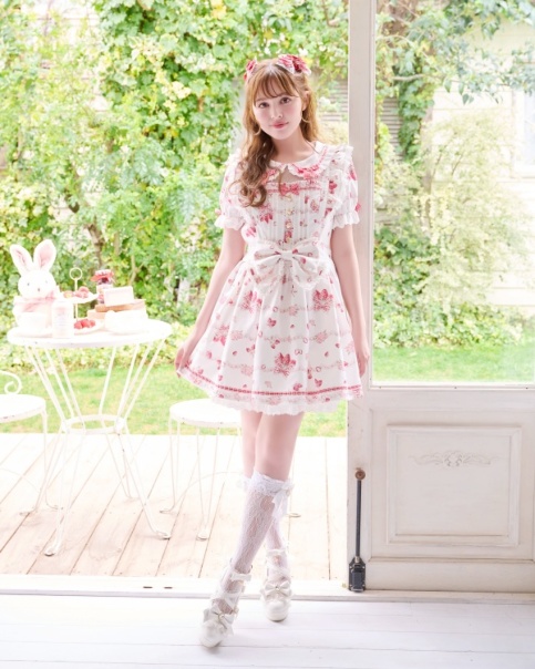 LIZ LISA リズリサ 花柄キャミソール チュニック 小花ピンク。 Creamy