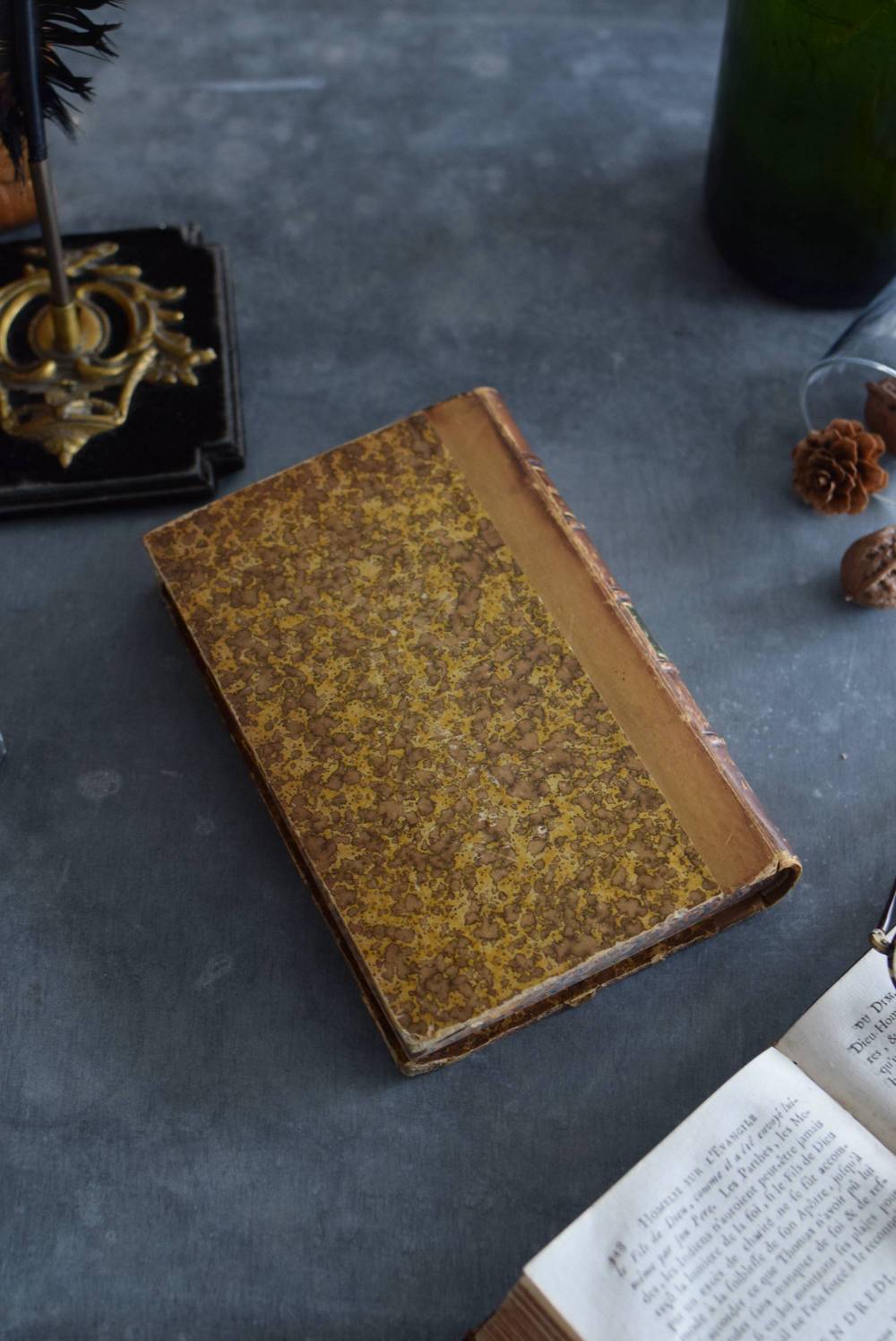 アンティークブック.49 古書 アンティーク本 フランスディスプレイ