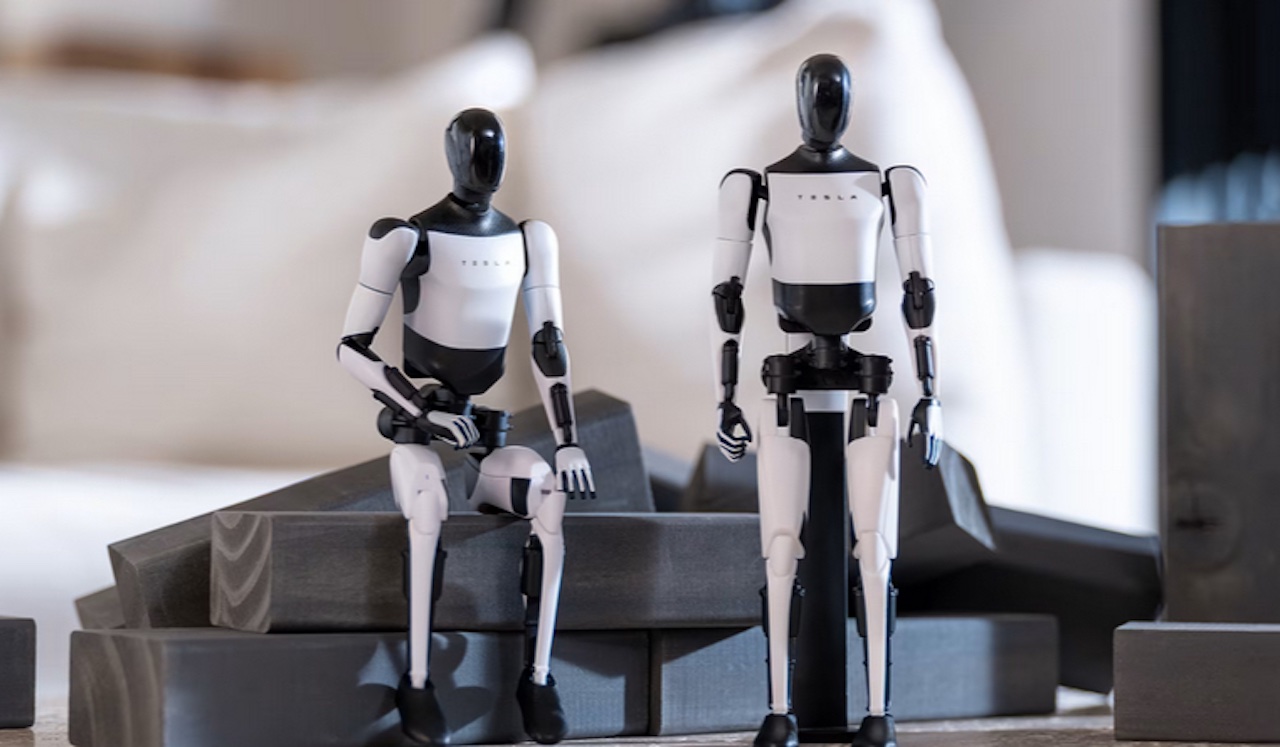 テスラ、ヒト型ロボット「オプティマス」のアクションフィギュア発売も