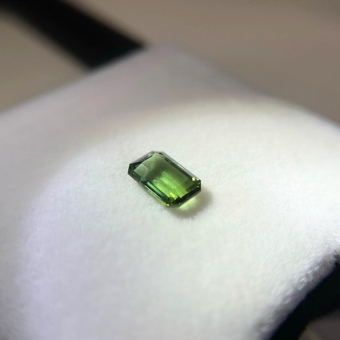 初夏の新緑」グリーントルマリン/2.09ct/オクタゴン/モザンビーク産