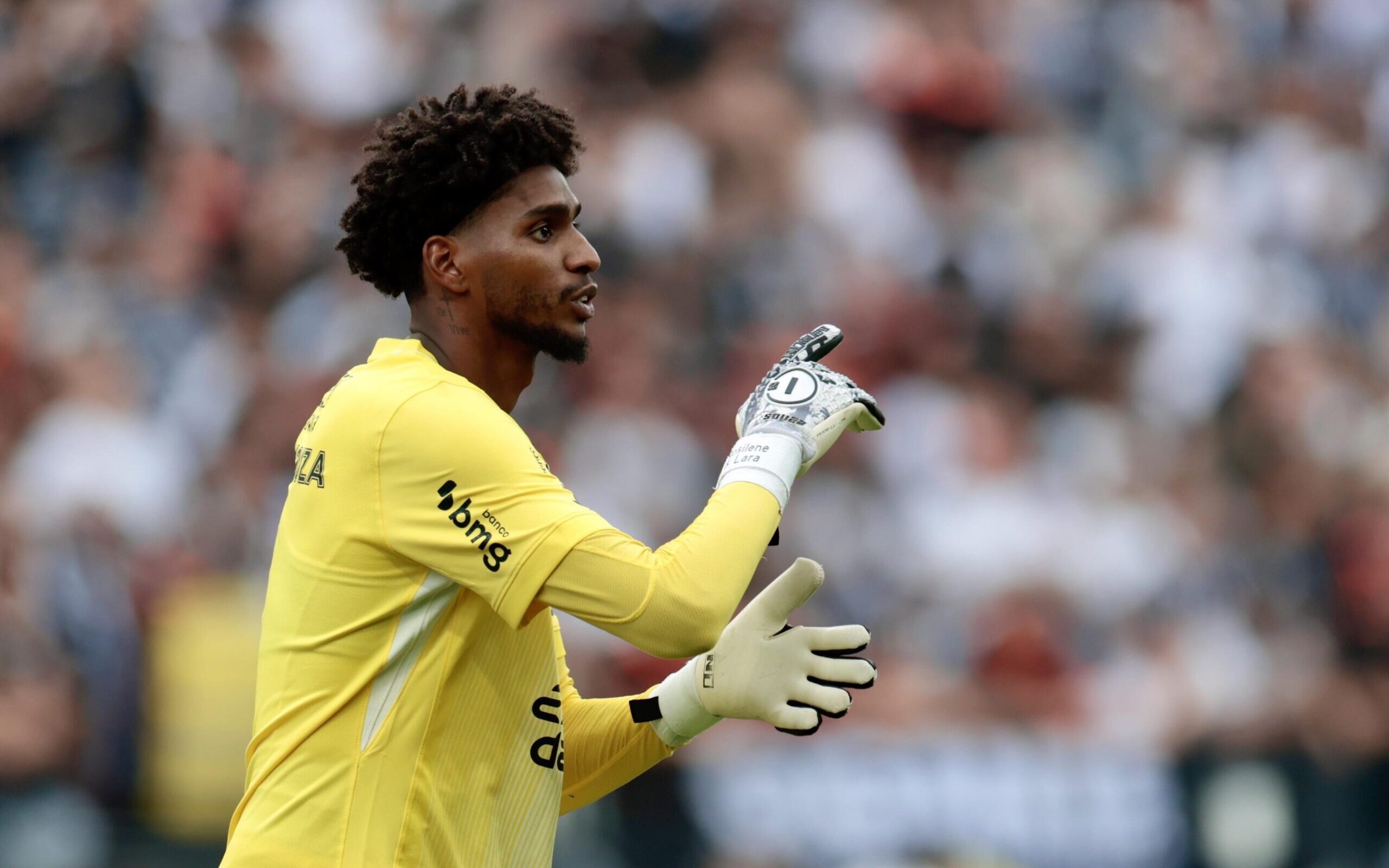 Atitude de Hugo Souza revolta torcedores em Corinthians x São