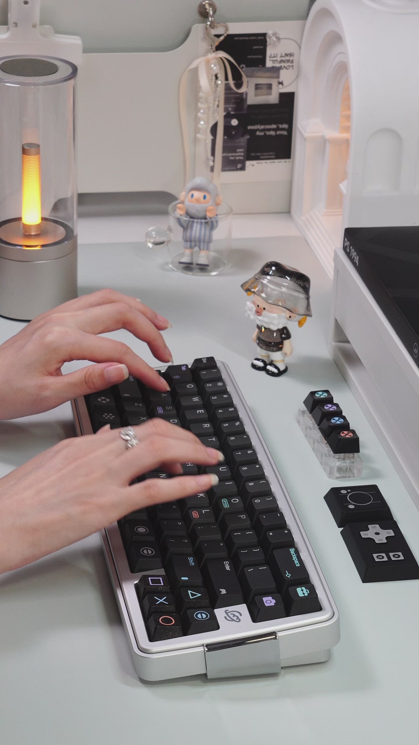 80Retros PS1994 Keycaps Black and Silver – Cherry Profile All in