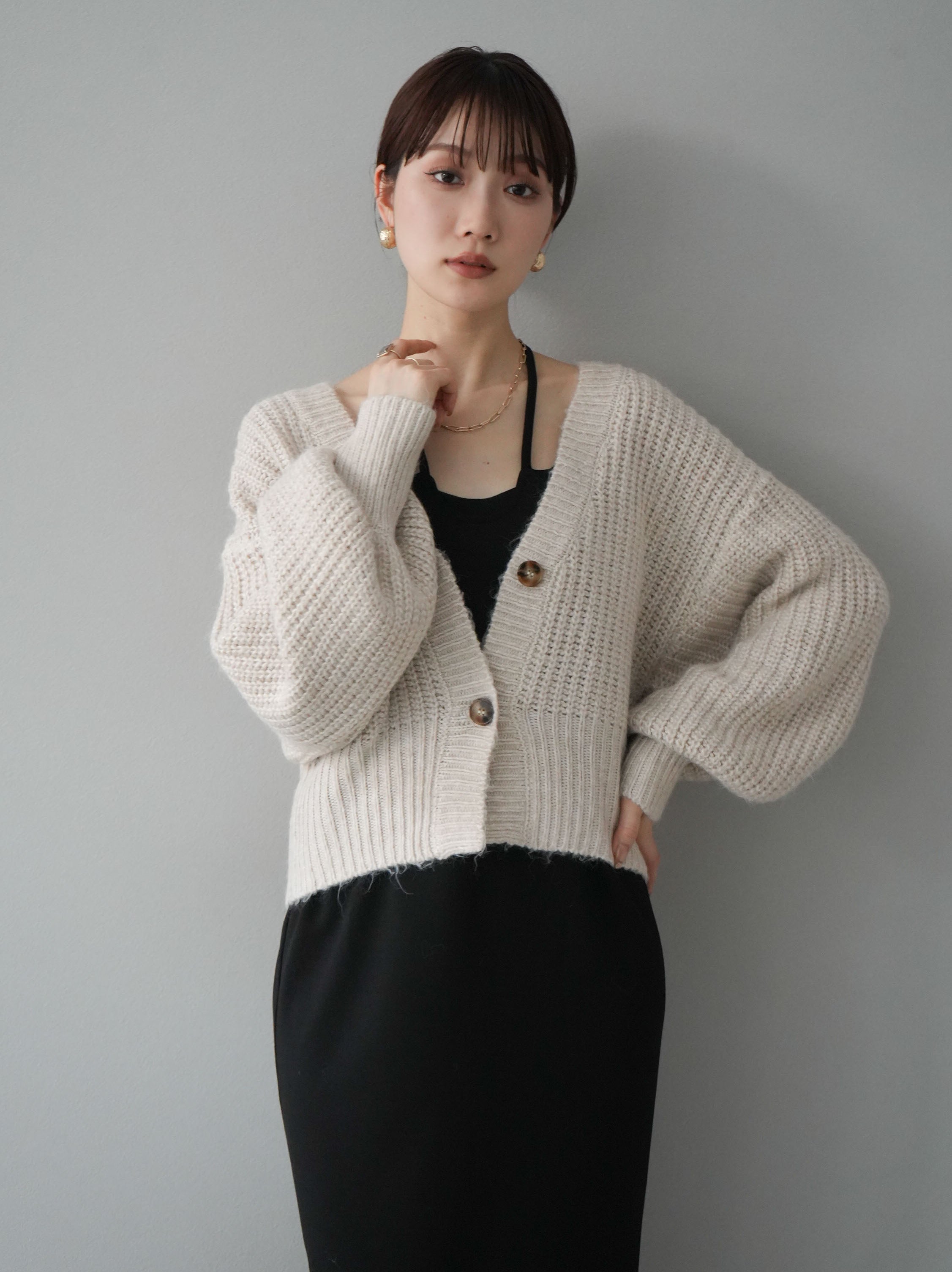 予約]片畔ショートニットカーディガン/エクリュ – Lumier