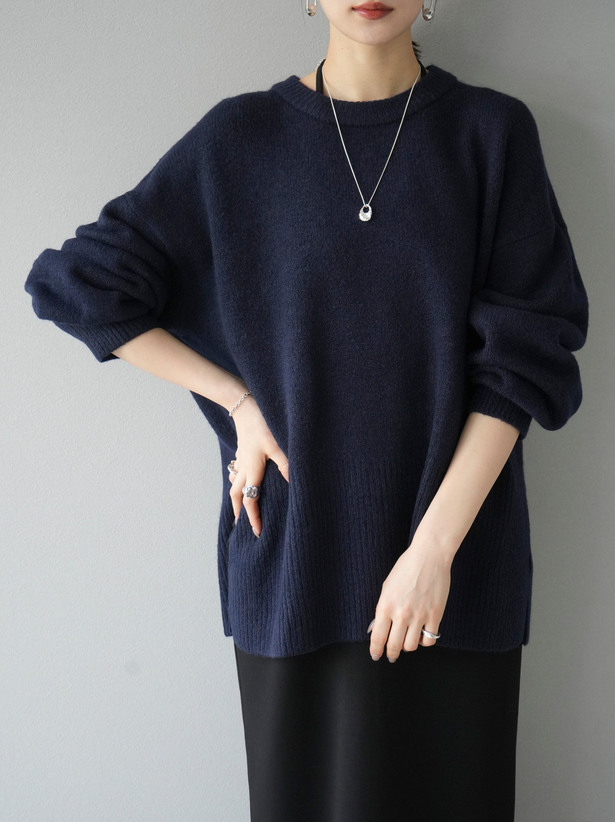 予約]サイドスリットクルーネックニットプルオーバー/ネイビー – Lumier