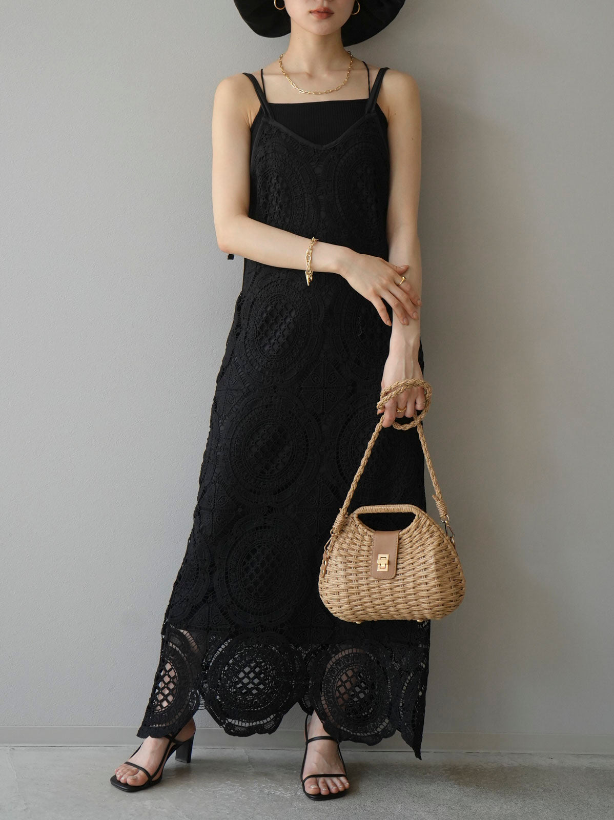 予約]ケミカルレースキャミワンピース/ブラック – Lumier