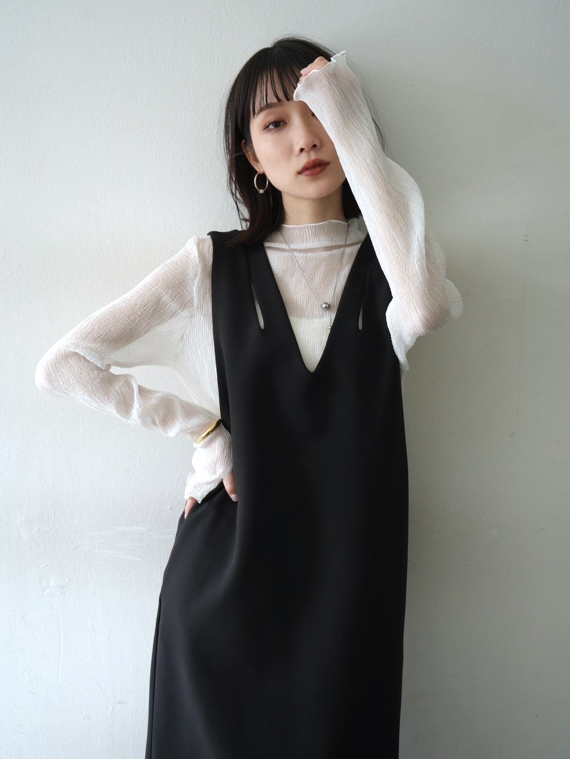 予約]ダブルクロスノースリーブワンピース/ブラック – Lumier