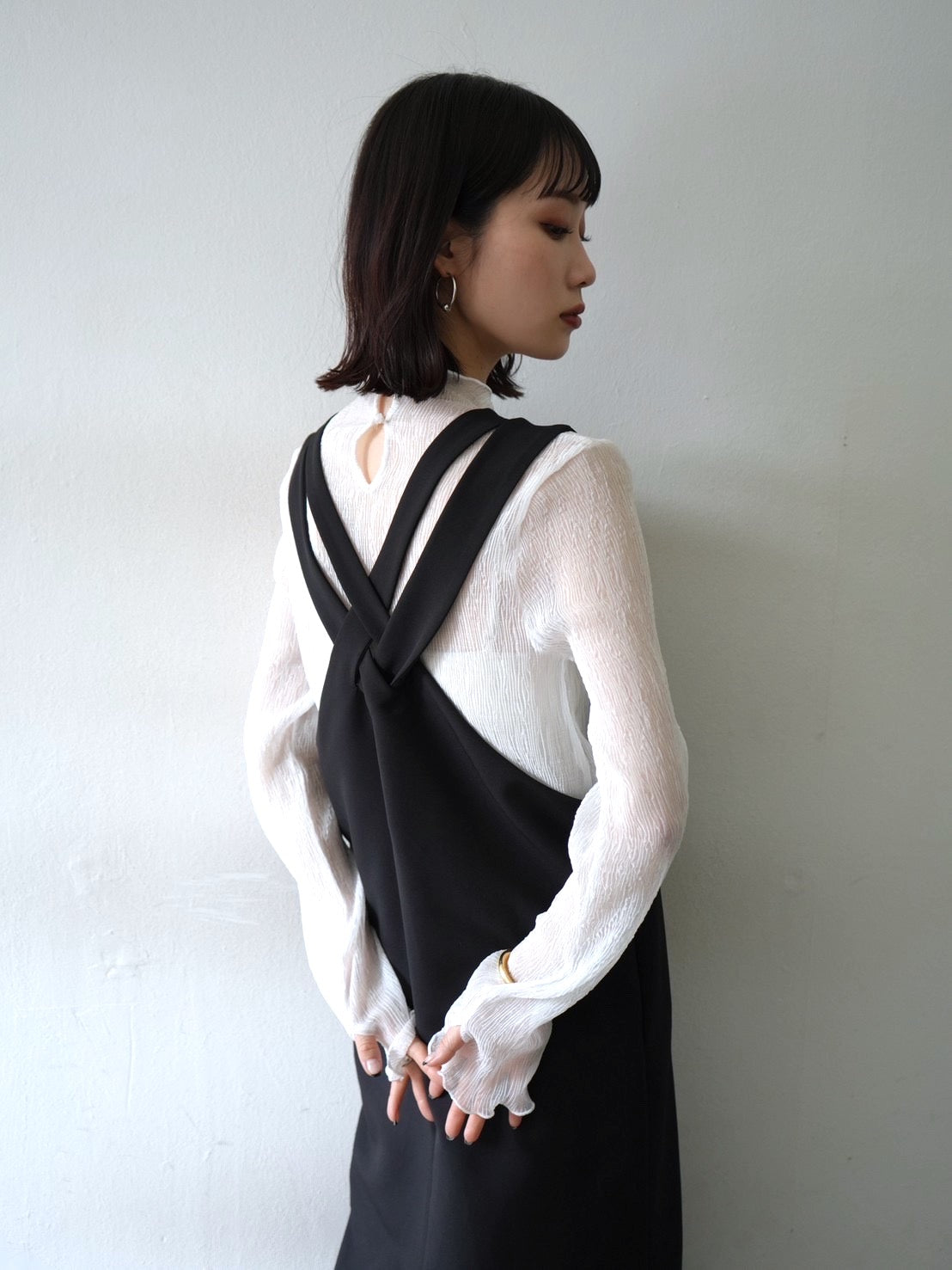 予約]ダブルクロスノースリーブワンピース/ブラック – Lumier