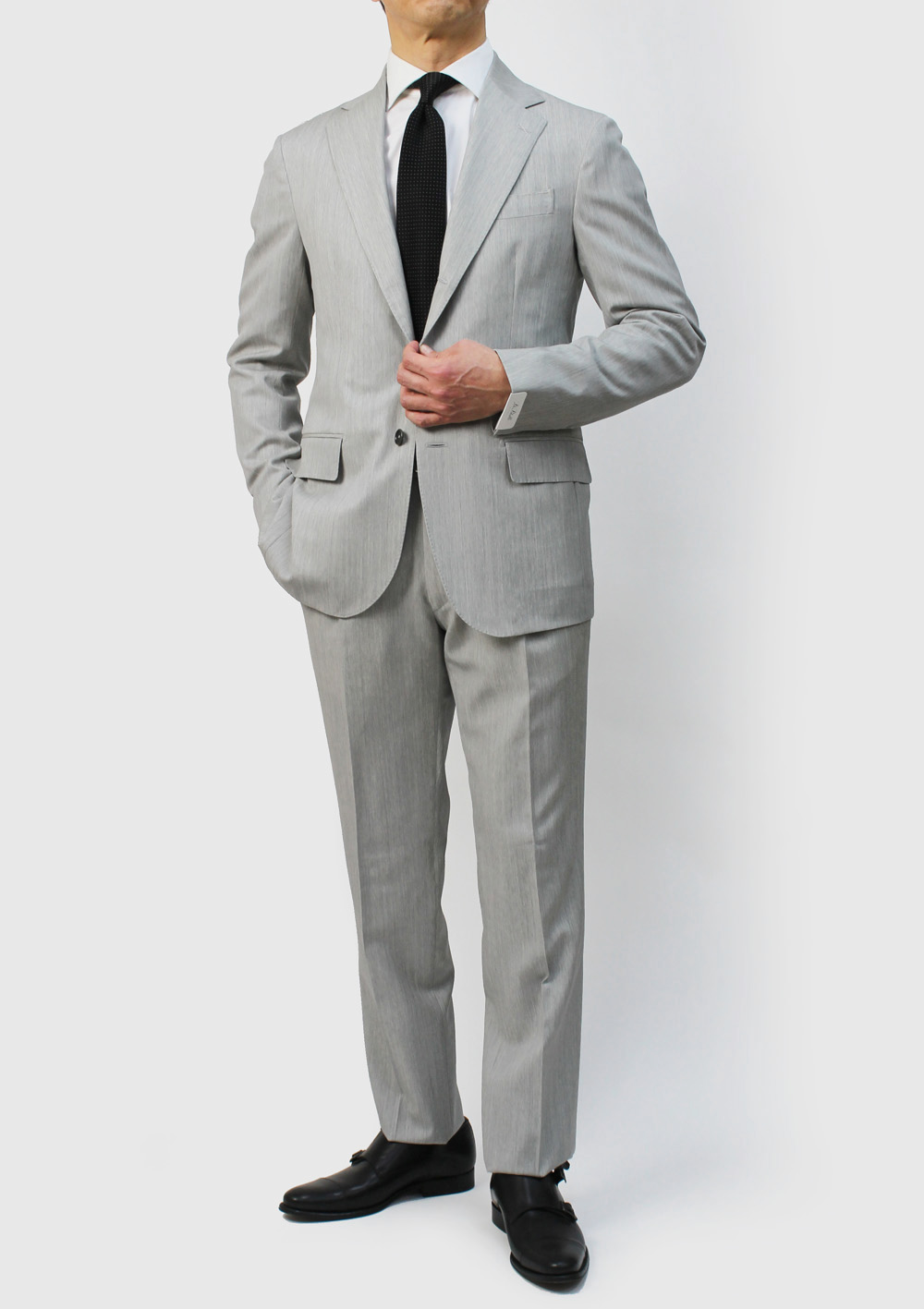 De Petrillo デ ペトリロ 大人の男性を格上げする スーツ & ジャケット