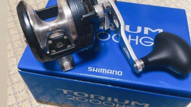 トリウム 1500HG 箱付 グリップ付 シマノ トリウム 1500HG 右 (リール