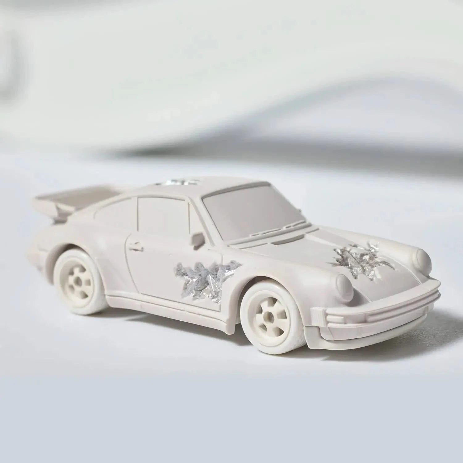 Daniel Arsham, Porsche 930 et Rally Case, 2023- LYNART STORE
