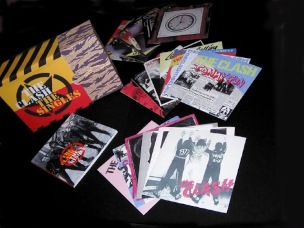 Amazon.co.jp: the CLASH SINGLES '77-'85 (7インチアナログ19枚組BOX