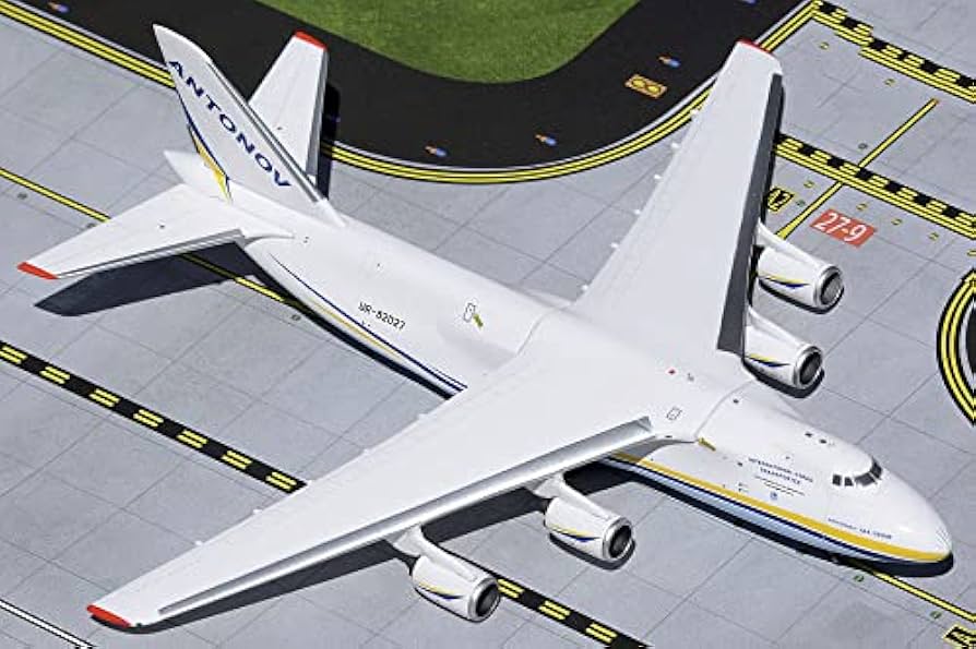 Amazon | GeminiJets 1/400 完成品 ANTONOV cargo An-124-100M UR