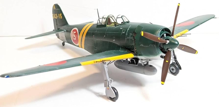 Amazon | ハワ 1/48 川西 局地戦闘機 紫電改前期型 完成品
