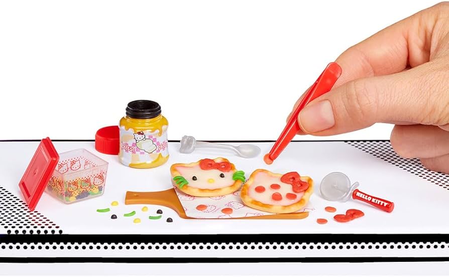 Amazon.co.jp: MGAのミニバース Make It Mini ハローキティとフレンズ