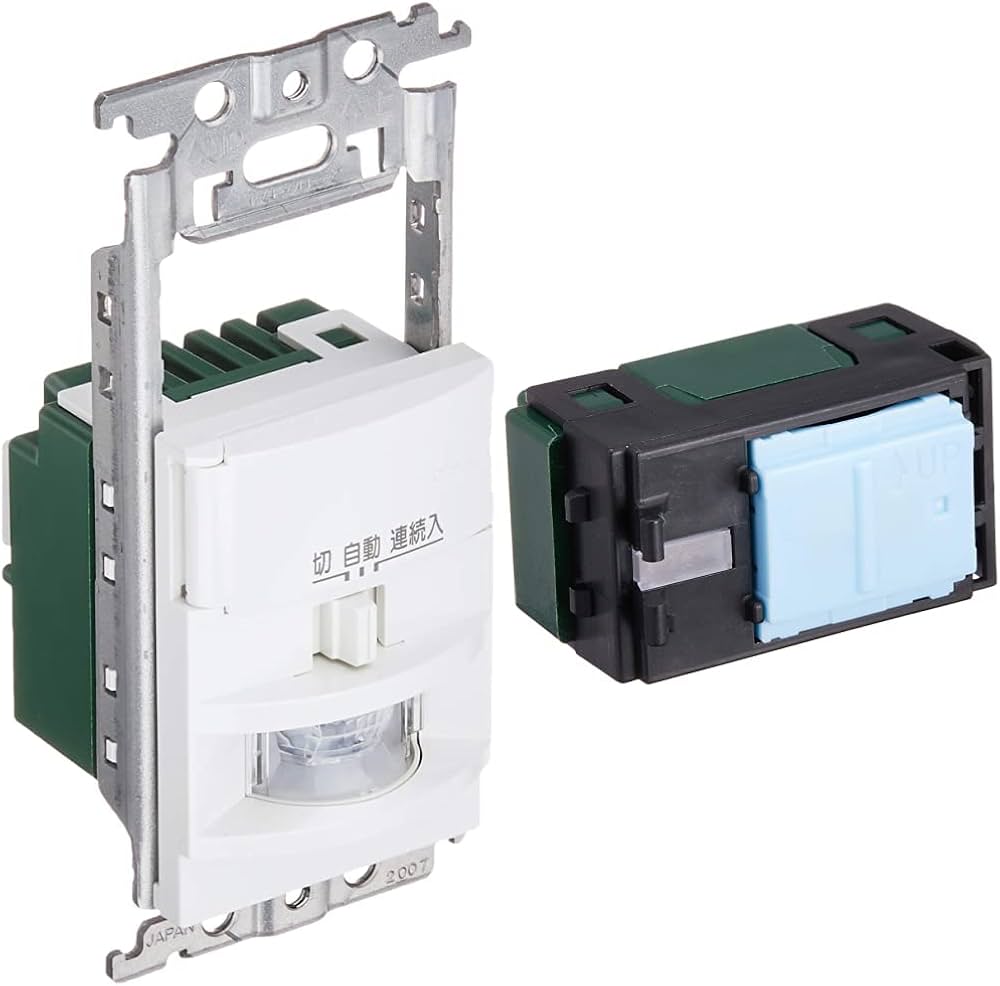 Amazon.co.jp: パナソニック(Panasonic) 熱線センサ付自動スイッチ 壁