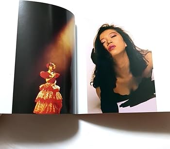 Amazon.co.jp: 中森明菜 CD 4枚組ベストアルバム 『AKINA』 BOXケース