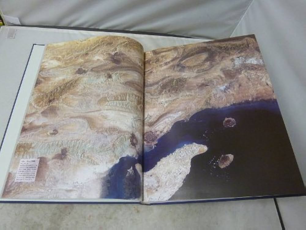 ベルテルスマン世界地図帳 日本版 普及版 |本 | 通販 | Amazon