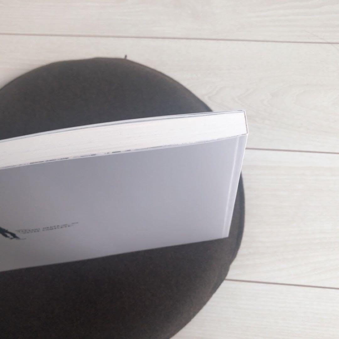 Amazon.co.jp: 30周年記念 小畑健展 Never complete 公式図録 ヒカルの