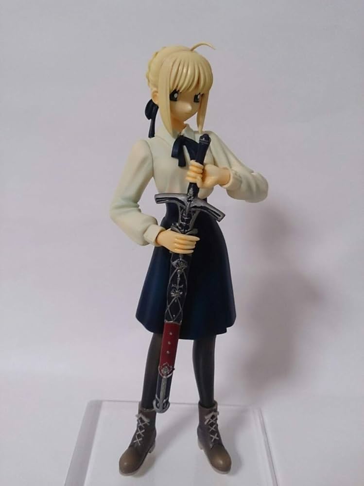 Amazon | 正規組立塗装品 Fate/stay night セイバー(私服) ガレージ