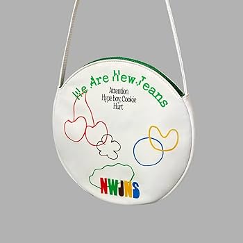 Amazon.co.jp: NewJeans - NewJeans 1st EP 'New Jeans' Bag [Limited