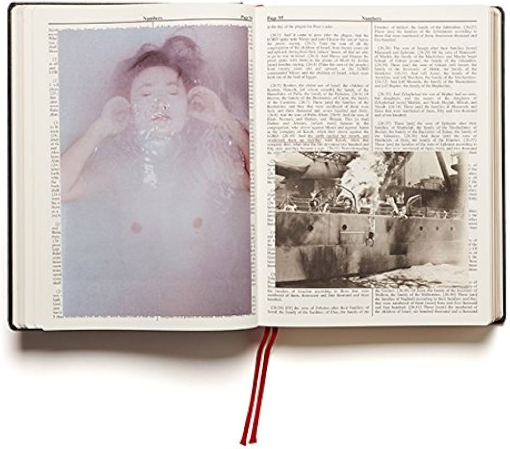 Holy Bible: Broomberg, Adam, and Chanarin, Oliver: 9781907946417