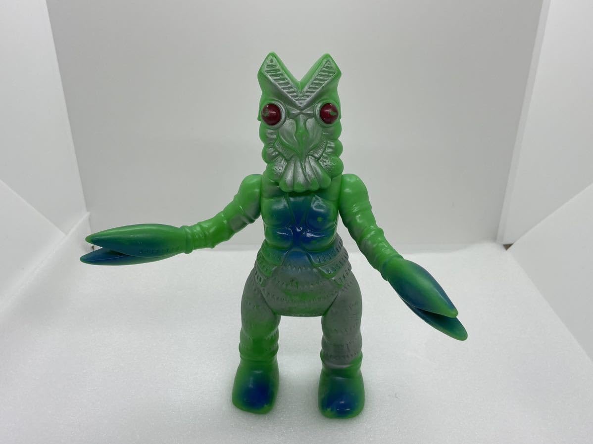 匿名配送】ブルマァク バルタン星人 ソフビ 円谷プロ 緑 ウルトラマン