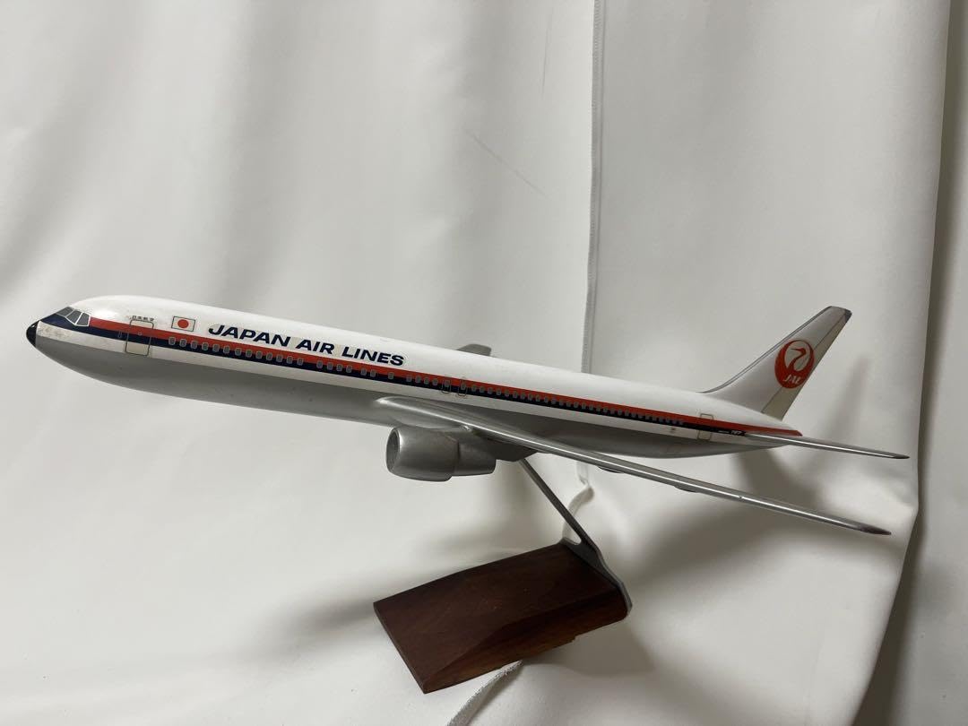 Amazon.co.jp: 1/100 JAL 鶴丸 B767 飛行機模型 : Toys & Games