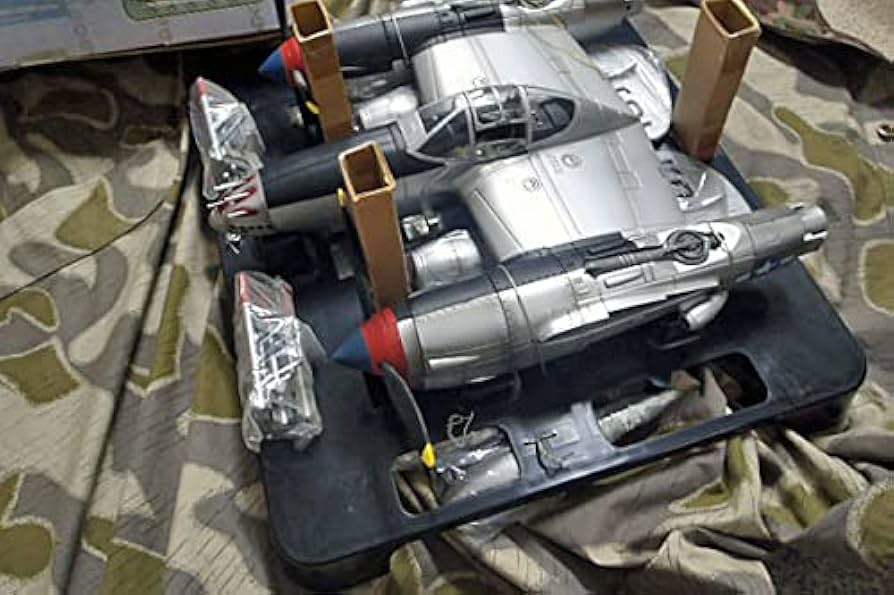 Amazon.co.jp: 21st CENTURY TOY 1:18 P-38 ライトニング : おもちゃ